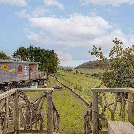 2X Double Bed - Glamping Wagon Dalby Forest Scarborough Bagian luar foto