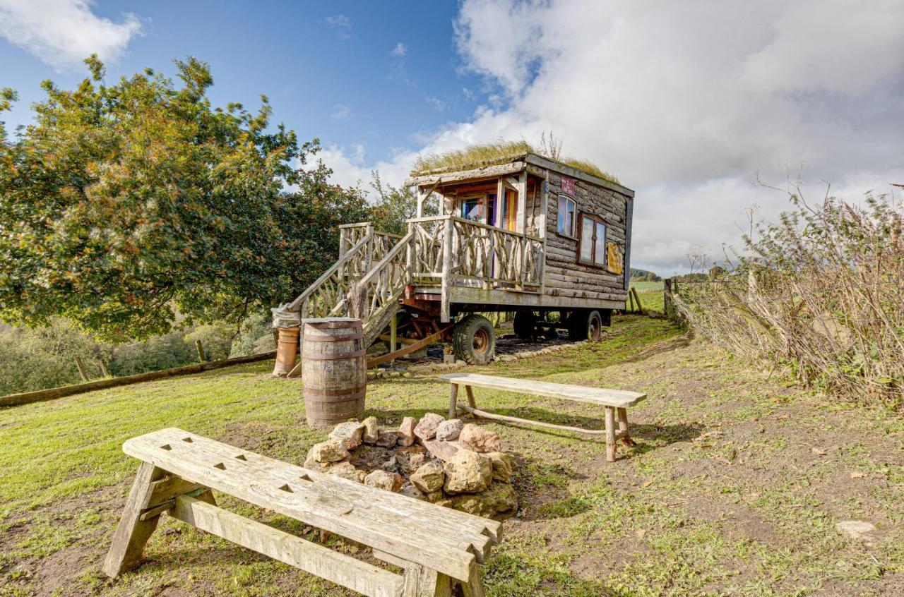 2X Double Bed - Glamping Wagon Dalby Forest Scarborough Bagian luar foto
